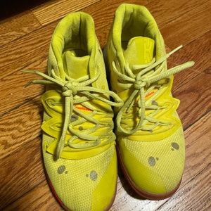 Boys Nike SpongeBob kyrie 5
